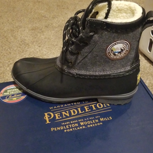 pendleton duck boot